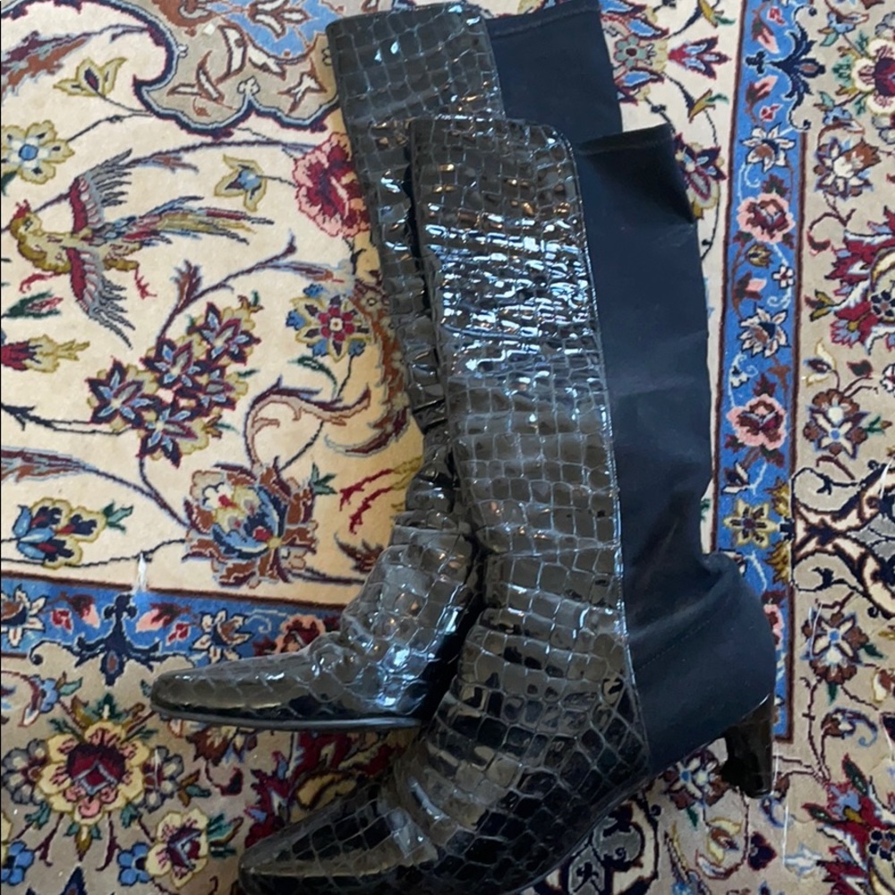 STUART WEITZMAM CROCODILE KNEE LENGHT BOOTS
